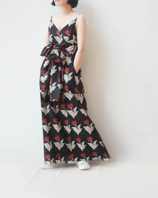 ロングリボンドレス